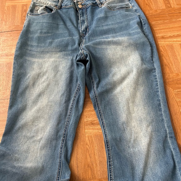 Tea with Lemon Flare Leg Jeans- 16 - Picture 6 of 9